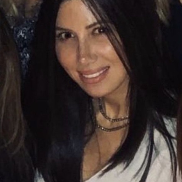 Meet your Posher, Sharon - Picture 2 of 2